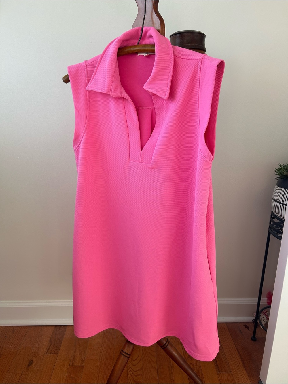 entro Sleeveless Polo Dress in Bright Pink EUC Size Medium